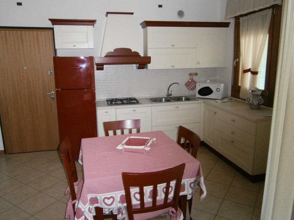 Roberta Con Piscina - Agenzia Cocal Caorle